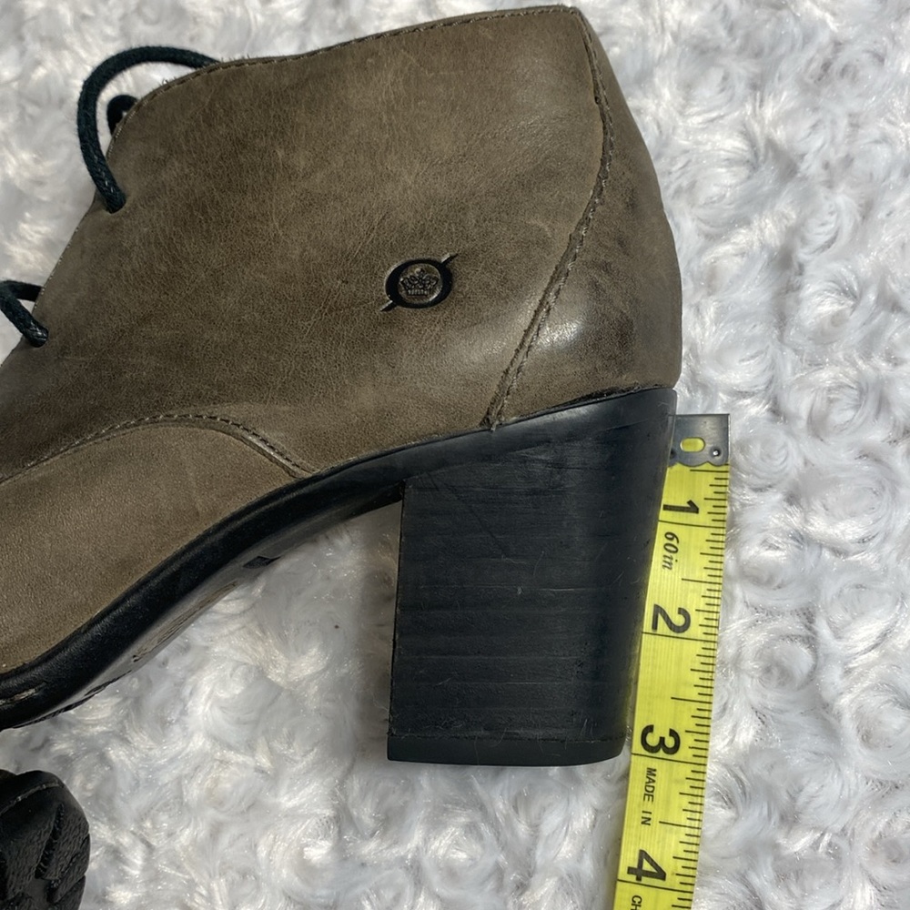 Born ankle leather booties size 8 tie slight heel beautifully distressed!! - Picture 3 of 12